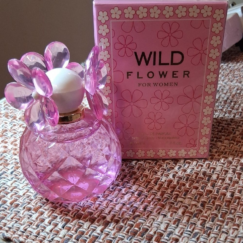 Wild Flower Pink Floral EAU DE Parfum 100ml New Sealed Box